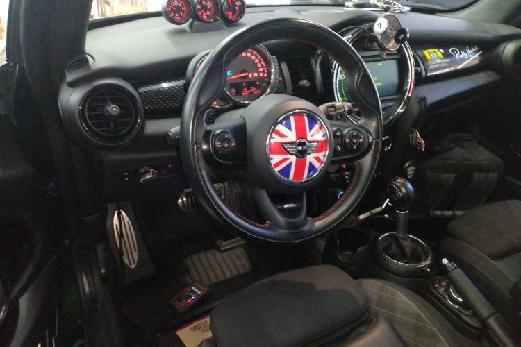 Used MINI 2016 2.0T COOPER S Performance-oriented Steering Wheel