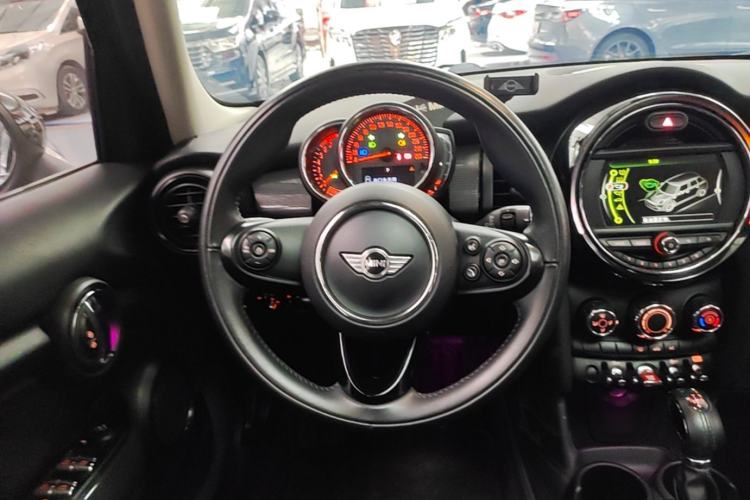 Used MINI 2016 1.5T COOPER Five-Door Edition Steering Wheel