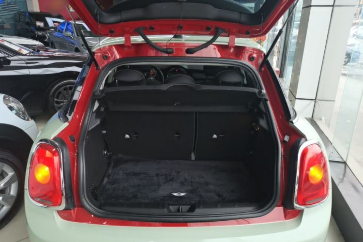 Used MINI 2016 1.2T ONE Pioneer Edition Five-Door Version Trunk