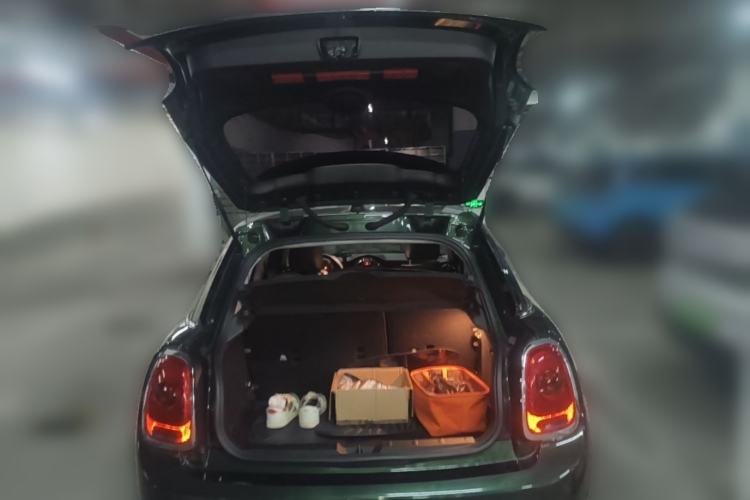 Used MINI 2016 1.2T ONE Pioneer Edition Five-Door Version Trunk