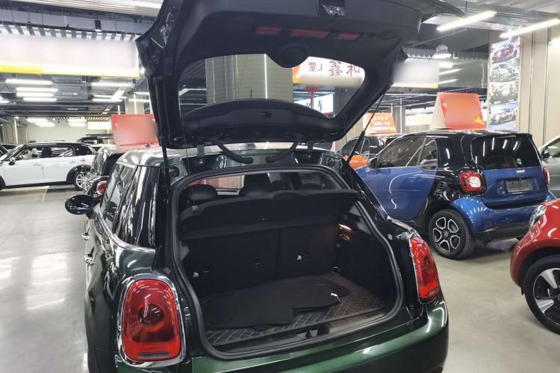 Used MINI 2016 1.2T ONE Pioneer Edition Five-Door Version Trunk
