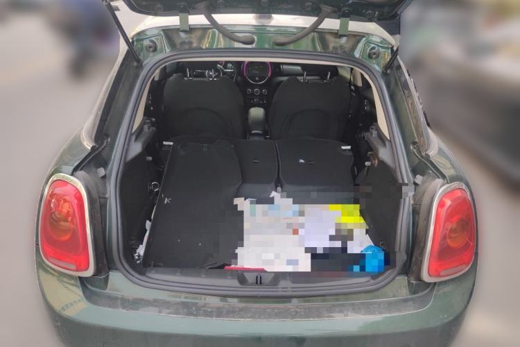 Used MINI 2016 1.5T COOPER Five-Door Edition Trunk
