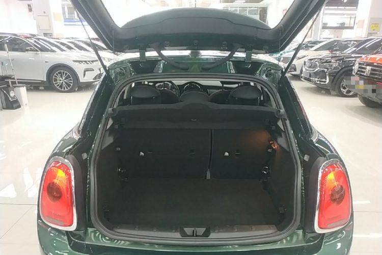 Used MINI 2016 1.2T ONE Pioneer Edition Five-Door Version Trunk