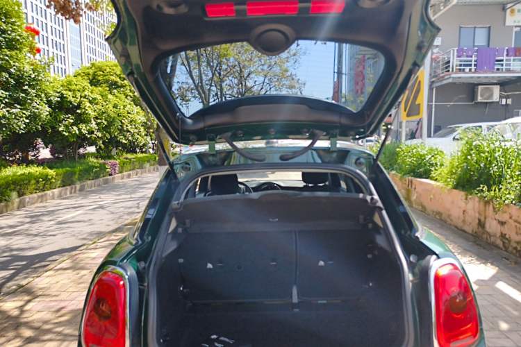 Used MINI 2016 1.2T ONE Pioneer Edition Five-Door Version Trunk