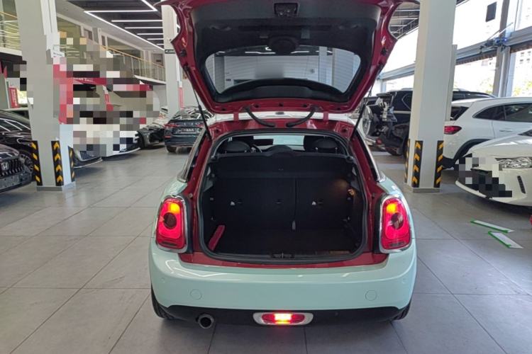 Used MINI 2016 1.2T ONE Pioneer Edition Five-Door Version Trunk