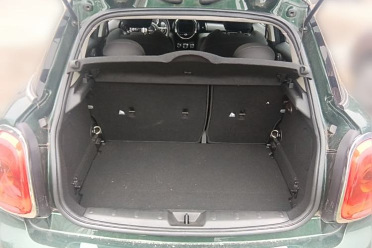 Used MINI 2016 1.5T COOPER Five-Door Edition Trunk