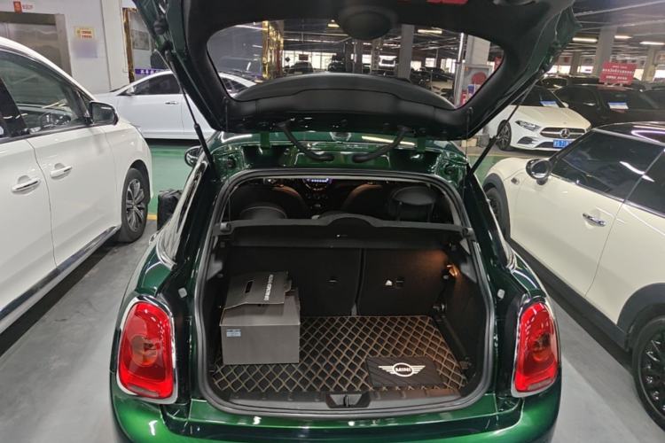 Used MINI 2016 1.2T ONE Pioneer Edition Five-Door Version Trunk