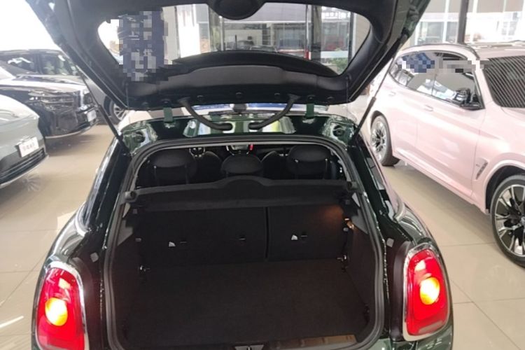 Used MINI 2016 1.5T COOPER Five-Door Edition Trunk