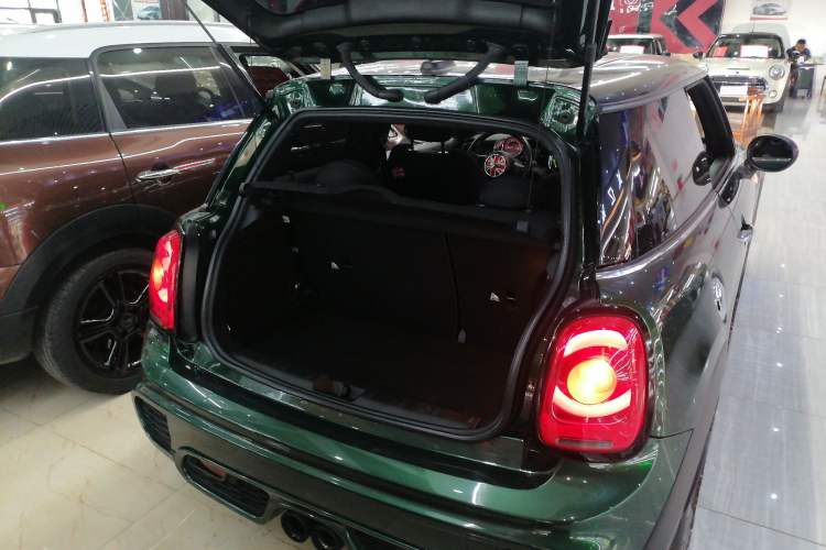 Used MINI 2016 2.0T COOPER S Performance-oriented Trunk
