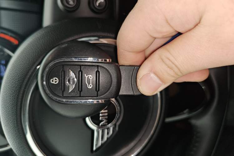 Used MINI 2016 1.5T COOPER Five-Door Edition Vehicle Key