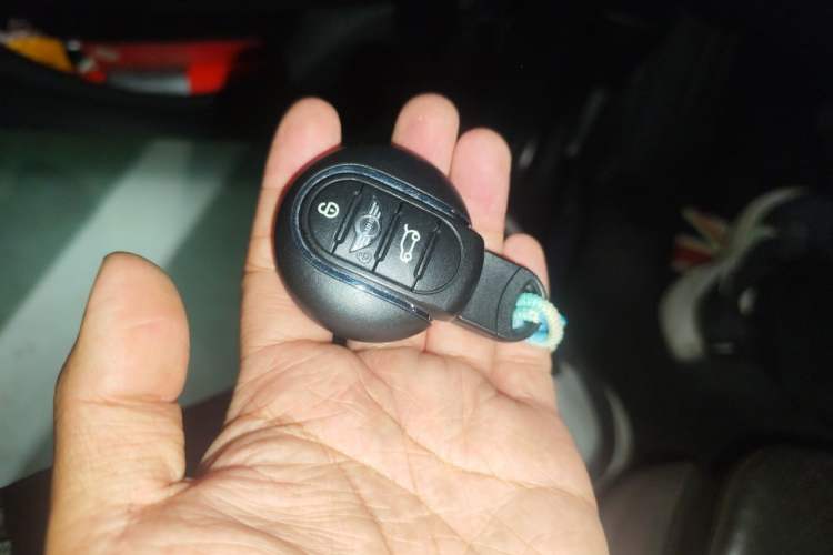Used MINI 2016 2.0T COOPER S Pioneer Edition Five-Door Model Vehicle Key