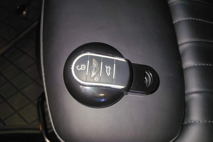 Used MINI 2016 2.0T COOPER S SEVEN Five-Door Edition Vehicle Key