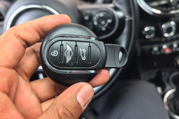 Used MINI 2016 1.2T ONE Pioneer Edition Vehicle Key