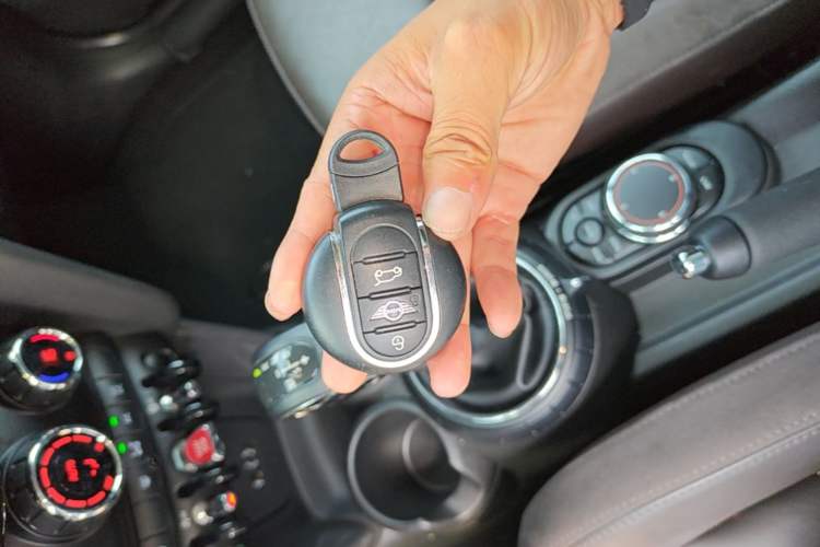 Used MINI 2016 1.5T COOPER Avant-Garde Vehicle Key