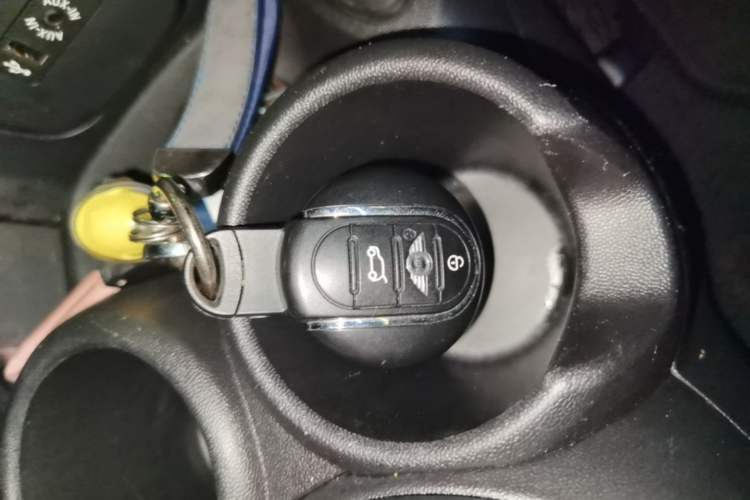 Used MINI 2016 1.5T COOPER Five-Door Edition Vehicle Key