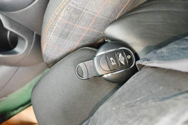 Used MINI 2016 1.5T COOPER SEVEN Five-Door Edition Vehicle Key