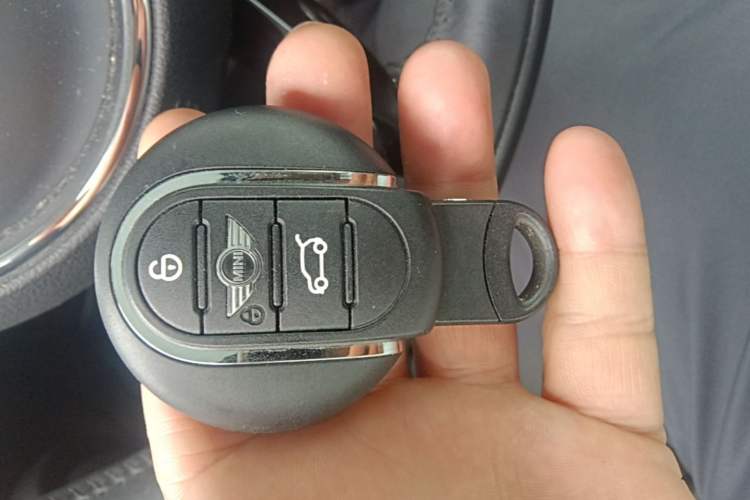 Used MINI 2016 1.5T COOPER Five-Door Edition Vehicle Key