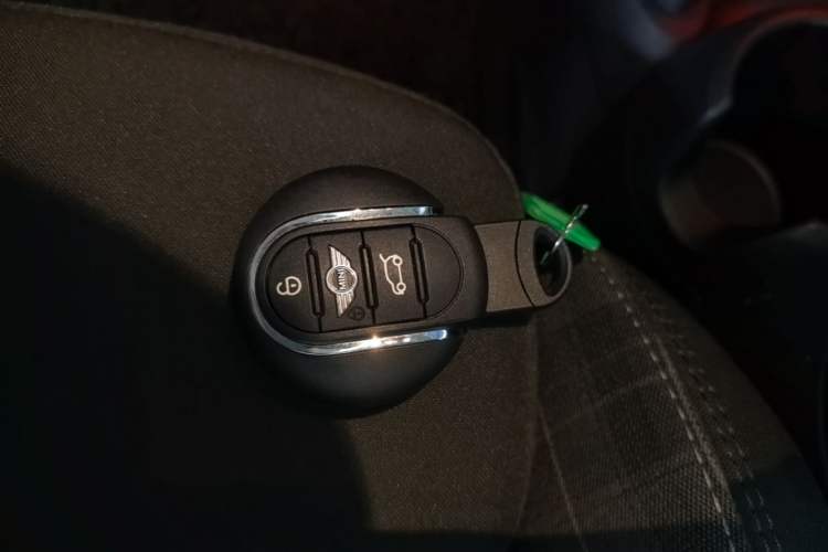 Used MINI 2016 1.5T COOPER Five-Door Edition Vehicle Key