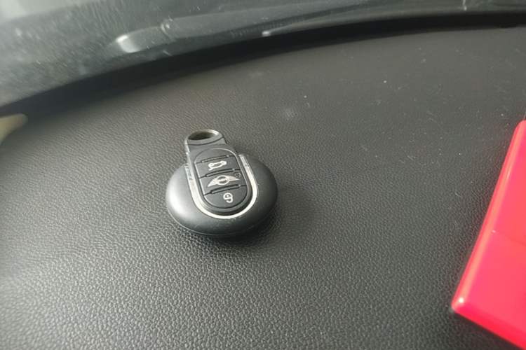 Used MINI 2016 1.5T COOPER Five-Door Edition Vehicle Key