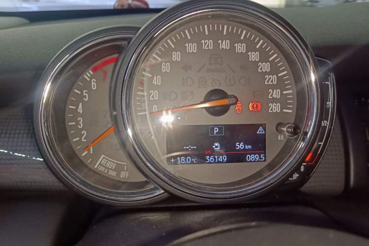 Used MINI 2016 1.5T COOPER Five-Door Edition Instrument Cluster