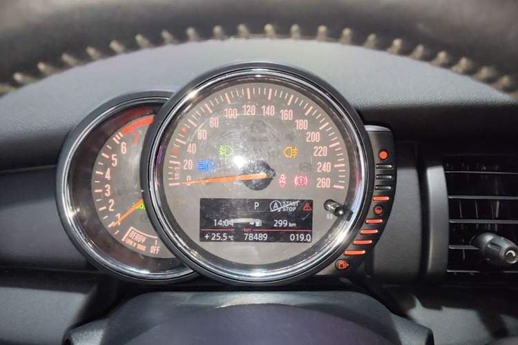 Used MINI 2016 1.2T ONE Pioneer Edition Five-Door Version Instrument Cluster