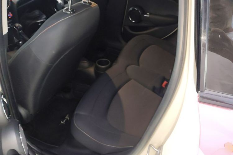 Used MINI 2016 1.2T ONE Pioneer Edition Five-Door Version Left Rear Seat