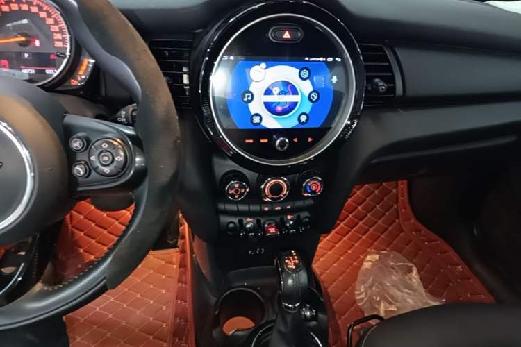Used MINI 2016 1.2T ONE Audio And AC Panel