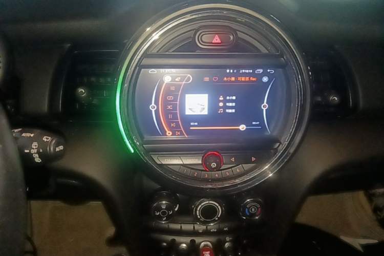 Used MINI 2016 1.2T ONE Pioneer Edition Five-Door Version Audio And AC Panel