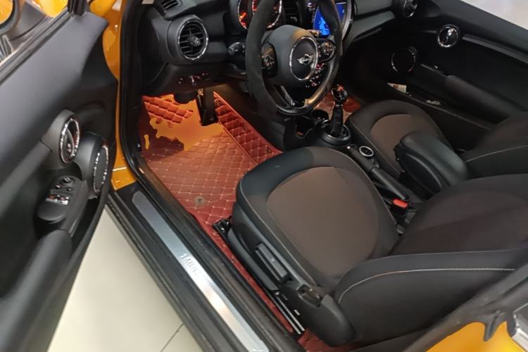 Used MINI 2016 1.2T ONE Driver Seat