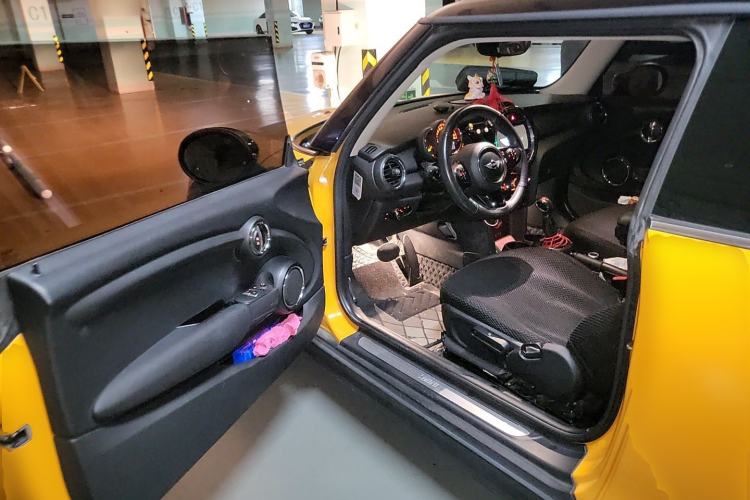 Used MINI 2016 1.2T ONE Pioneer Edition Driver Seat