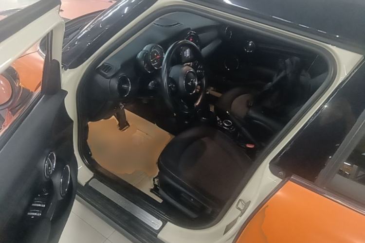 Used MINI 2016 1.2T ONE Pioneer Edition Five-Door Version Driver Seat