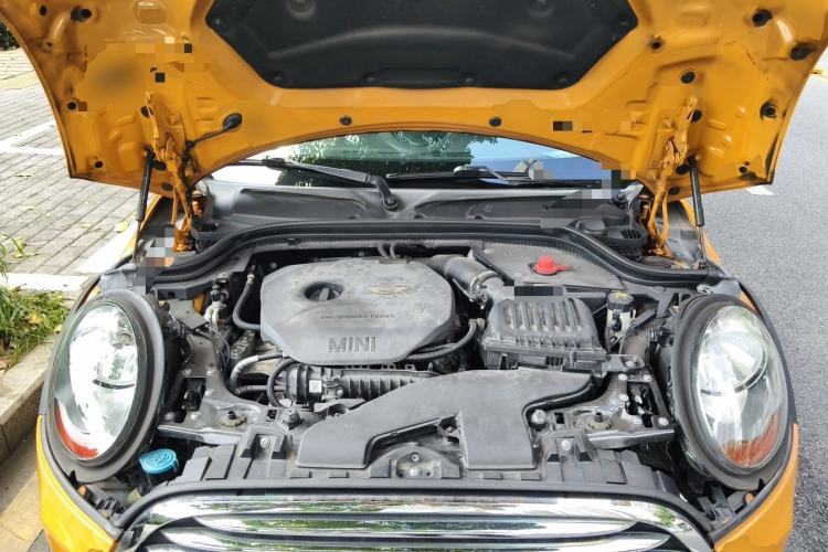 Used MINI 2016 1.5T COOPER Pioneer Edition Five-Door Model Engine Bay