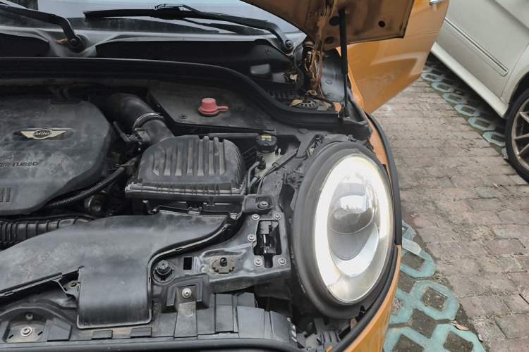 Used MINI 2016 2.0T COOPER S Engine Bay Left