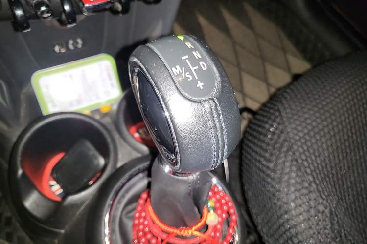 Used MINI 2016 1.2T ONE Pioneer Edition Gear Lever