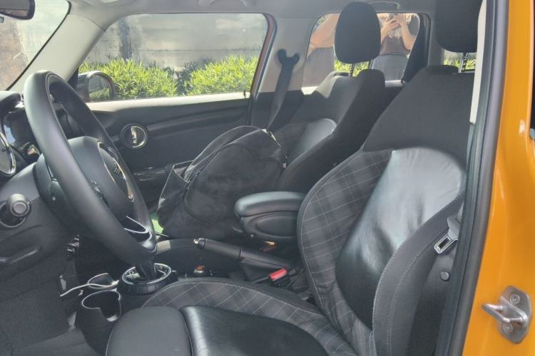 Used MINI 2016 1.5T COOPER Pioneer Edition Five-Door Model Left Front Seat
