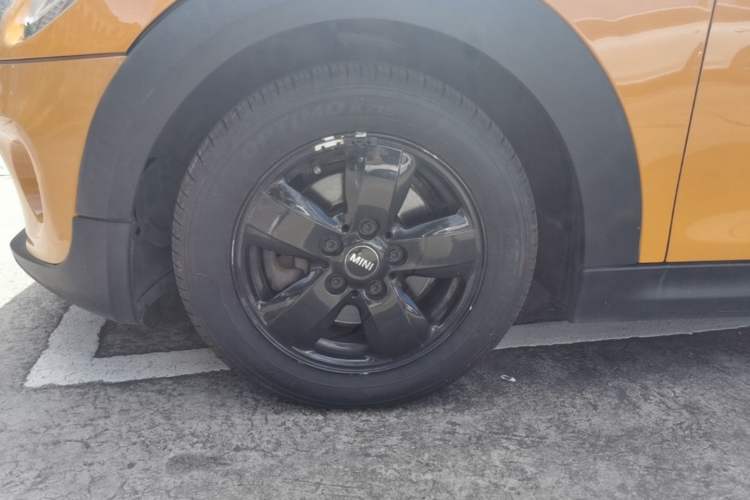 Used MINI 2016 1.2T ONE Left Front Wheel Hub