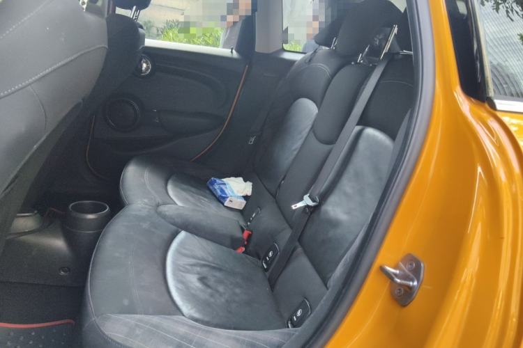 Used MINI 2016 1.5T COOPER Pioneer Edition Five-Door Model Left Rear Seat