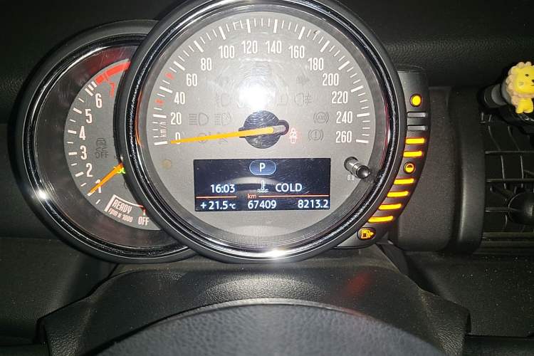 Used MINI 2016 1.2T ONE Pioneer Edition Odometer Close Up