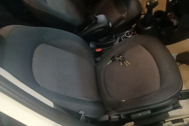 Used MINI 2016 1.2T ONE Pioneer Edition Five-Door Version Right Front Seat