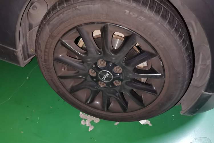 Used MINI 2016 1.5T COOPER Right Front Wheel Hub