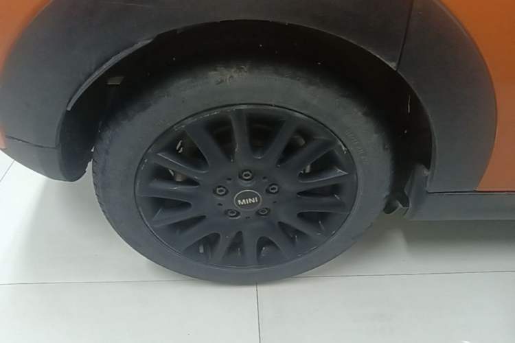 Used MINI 2016 1.2T ONE Pioneer Edition Five-Door Version Right Rear Wheel Hub