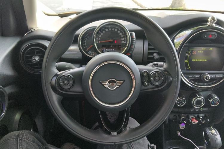 Used MINI 2016 1.5T COOPER Pioneer Edition Five-Door Model Steering Wheel