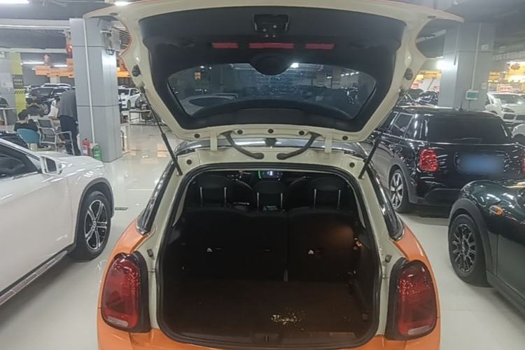 Used MINI 2016 1.2T ONE Pioneer Edition Five-Door Version Trunk