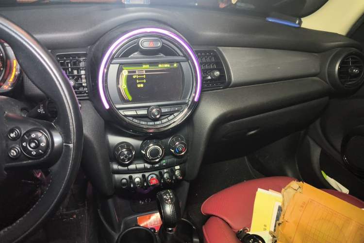 Used MINI 2016 1.5T COOPER Five-Door Edition Audio And AC Panel