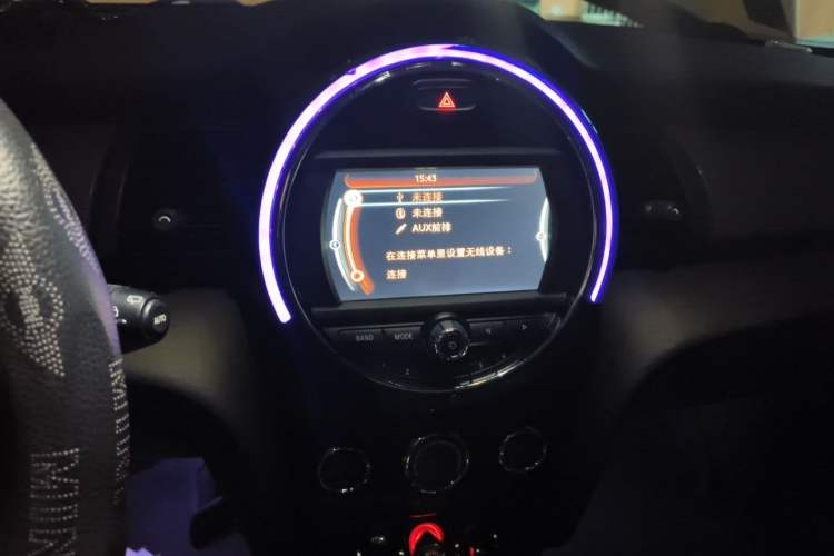 Used MINI 2016 1.5T COOPER Five-Door Edition Audio And AC Panel