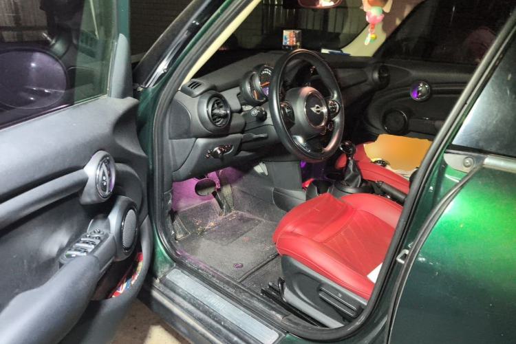 Used MINI 2016 1.5T COOPER Five-Door Edition Driver Seat