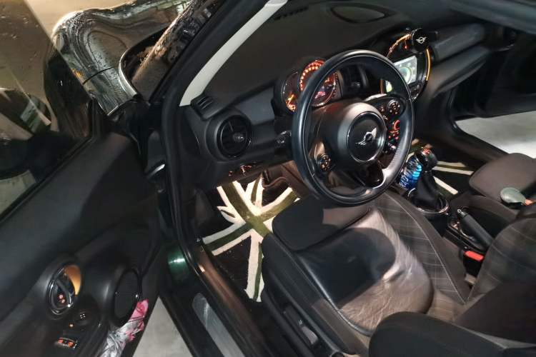 Used MINI 2016 1.5T COOPER Driver Seat