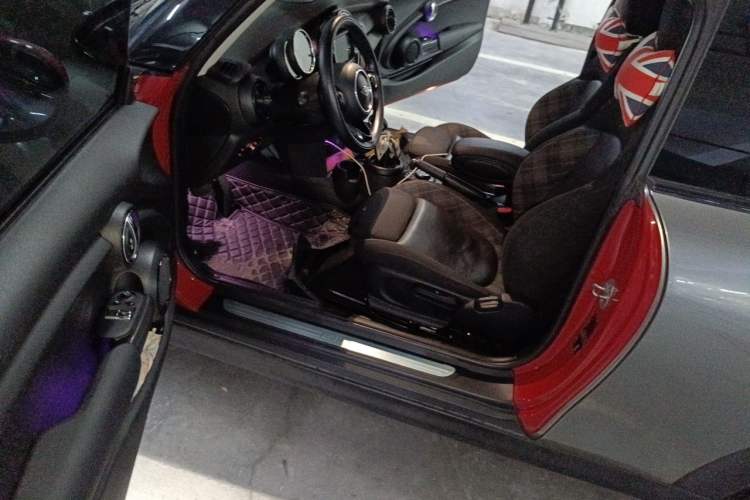 Used MINI 2016 1.5T COOPER Avant-Garde Driver Seat