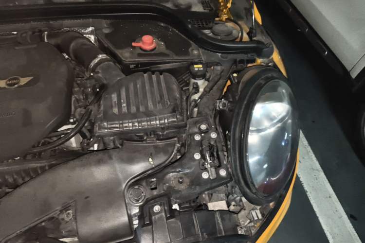 Used MINI 2016 1.5T COOPER Five-Door Edition Engine Bay Left