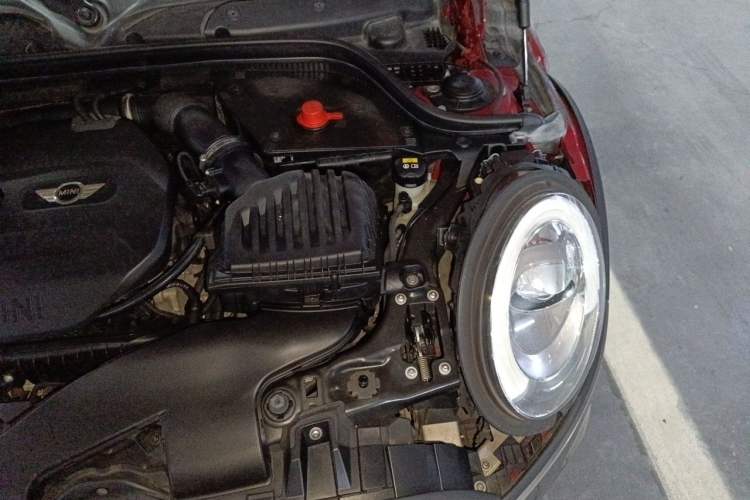Used MINI 2016 1.5T COOPER Avant-Garde Engine Bay Left